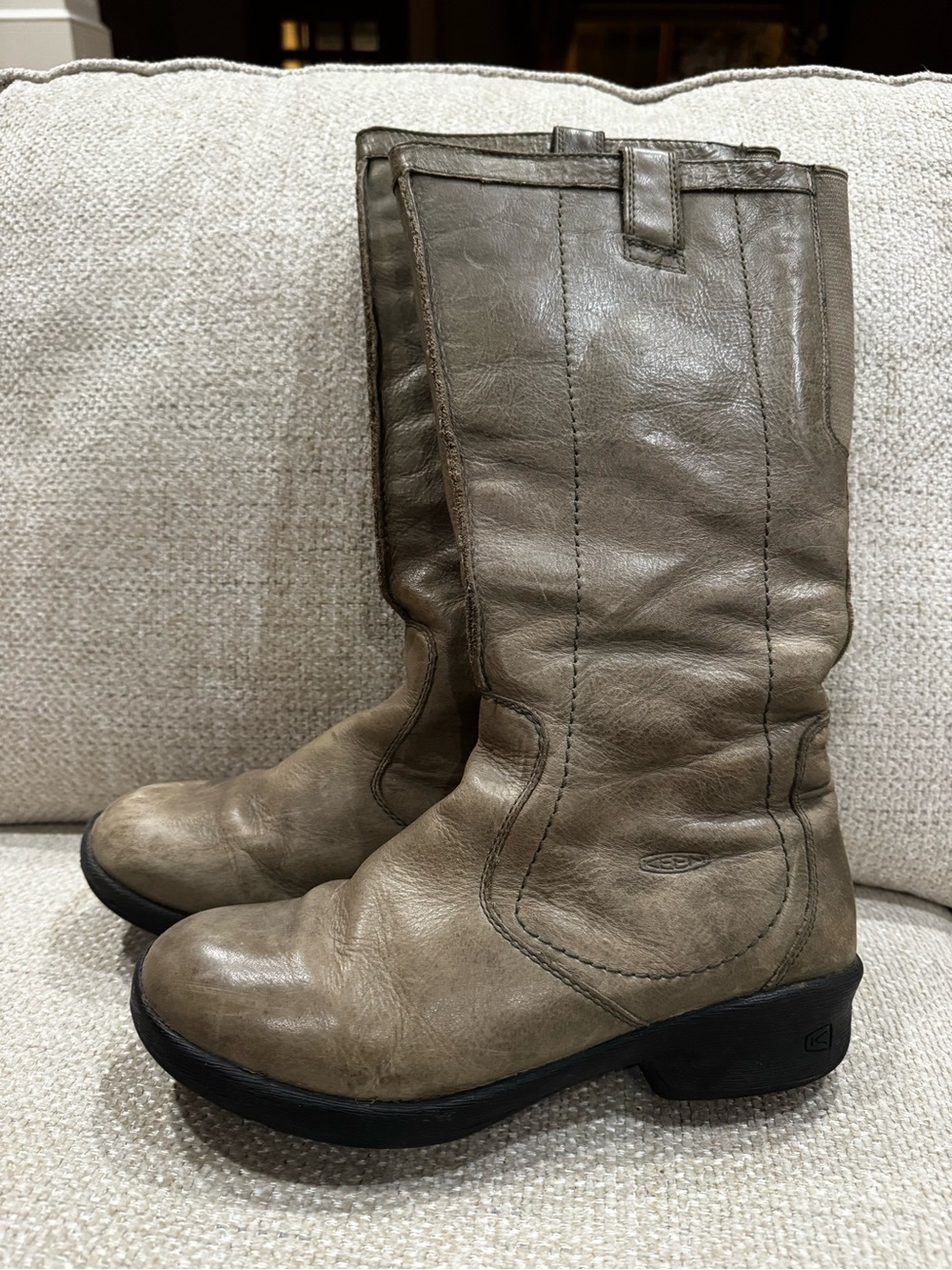 KEEN Tyretread Tall Women’s Taupe Leather Mid-Calf Heeled Boots Size 9